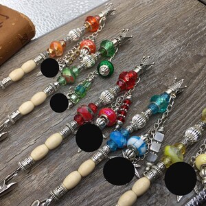 King - Bracelet Helper, Beaded Card Clip, Multi-use Clip, Clip for Long Fingernails #011-5