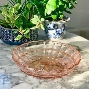 Extremely Rare Vintage Pink Depression Cubist Patterned Hand Glass Lamp Shade