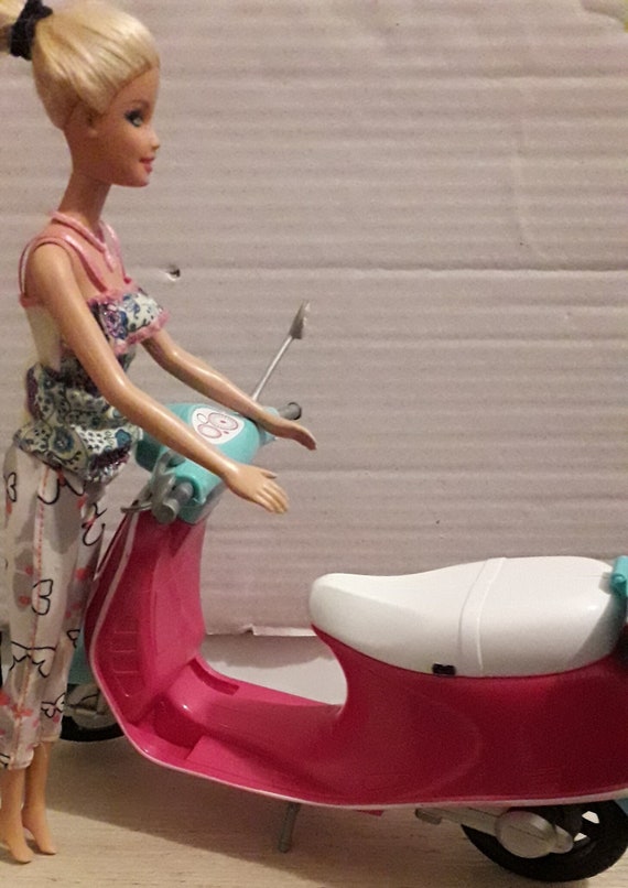 Udgravning gaben foredrag Barbie Moped Schooter Vespa and Barbie Doll - Etsy