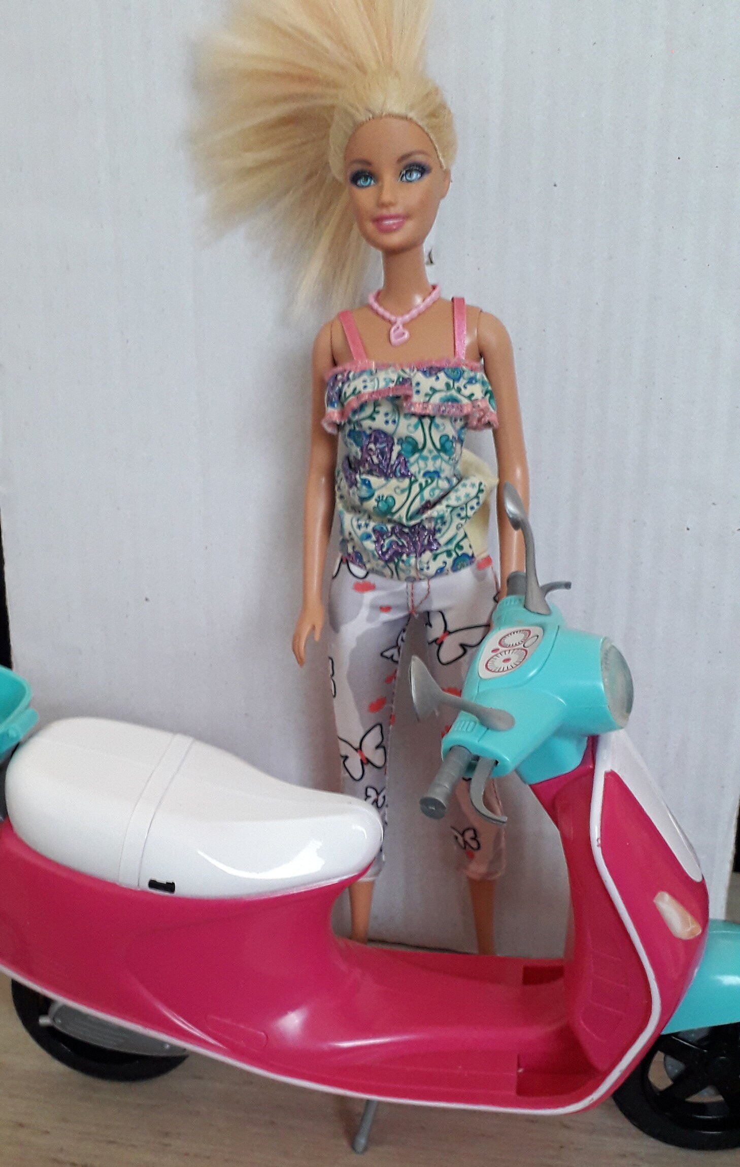 Barbie vespa cheap scooter