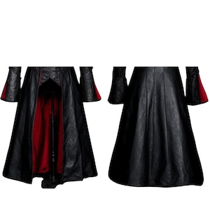 Pu&ograve; includere: Un cappotto di pelle nera con fodera rossa e maniche lunghe. Il cappotto ha un corpetto aderente e una gonna fluida.