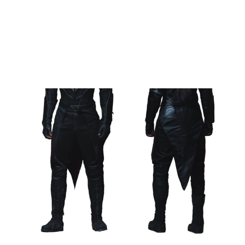 Pu&ograve; includere: Un completo in pelle nera con una gonna lunga e fluida e una parte superiore aderente. L'abito ha un design elegante e moderno.