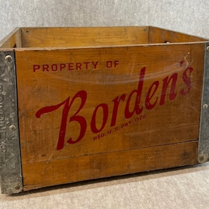 Vintage Borden&#39;s Dairy Farm Wooden Crate