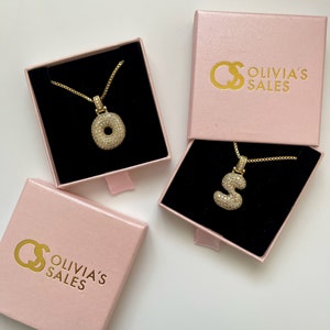 Colgante con dije inicial de globo de burbuja, piedras de circonita personalizadas, oro y plata