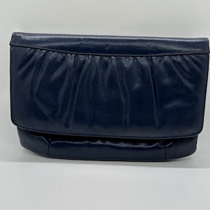 Blaue Leder Vintage 80er Jahre Crossbody Schultertasche Marine dunkelblau Geschenke für sie Geschenk für Mama modische robuste VINTAGE MARDONE Tasche