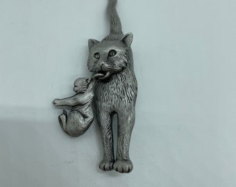 Vintage cat with kitten brooch