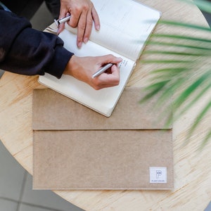 Minimalist Laptop Sleeve for 14-Inch MacBook Pro and Air.