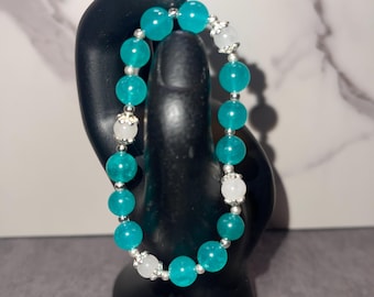 Blue and white chalcedony bracelet