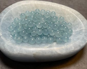 Chalcedony bead scoop