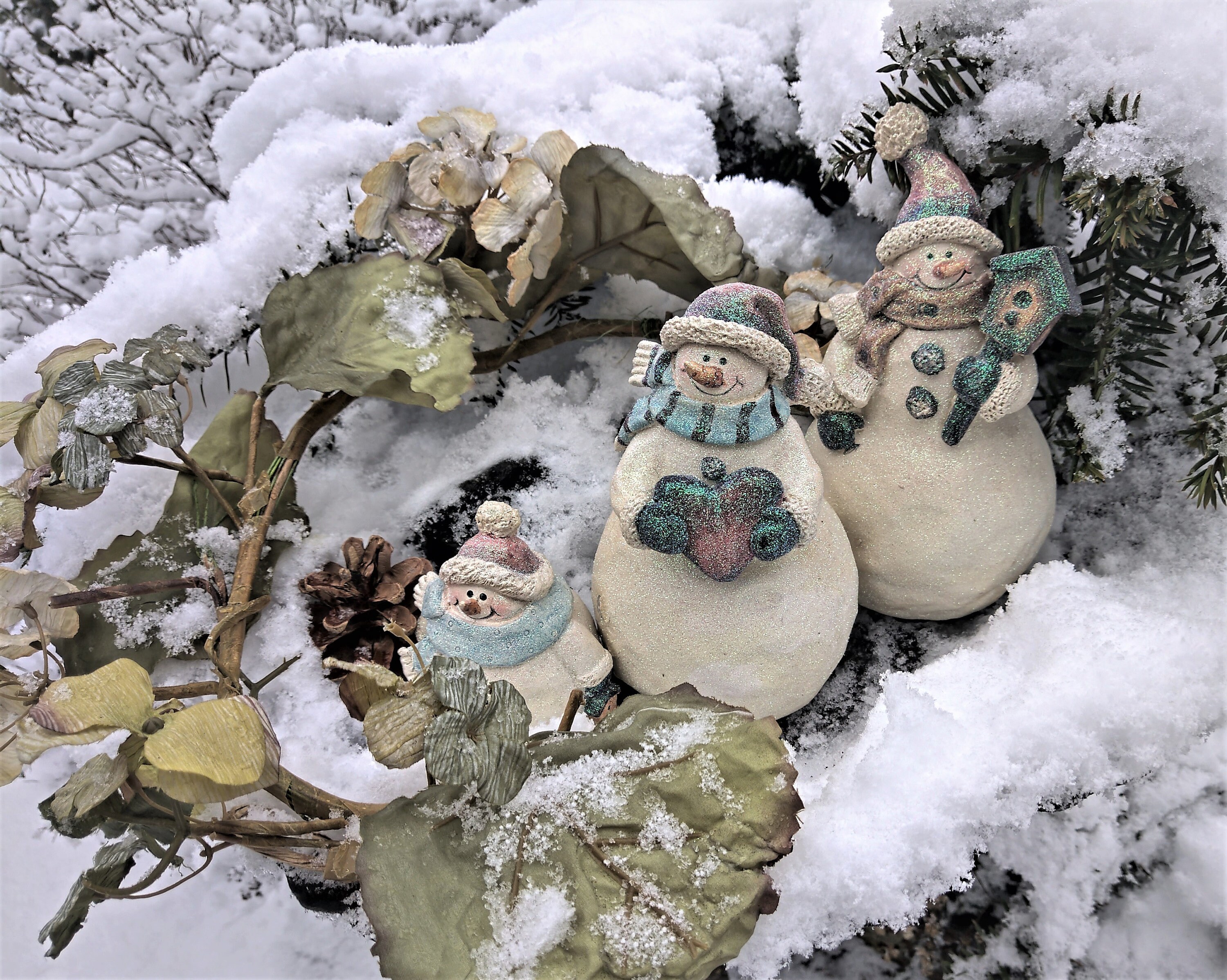 YUNKKIN Schneemann Türdekoration – Holzschild "Let It Snow", 30,5x30,5 Cm, Winterkranz Für Haustür & Wand