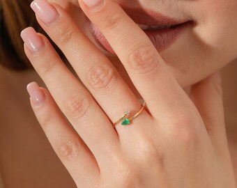 14k Open Adjustable Arrow Ring, Adjustable Wrap Ring, Dainty Snake Gold Ring, Cute Gold Ring, Wrap Ring Vintage, Pear Cut Emerald Ring