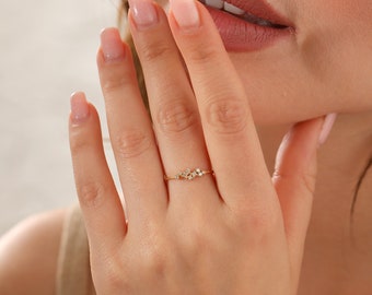 14k Diamond Dainty Ring, Multi Diamond Gold Ring, Multi Stone Diamond Ring, Diamond Engagement Ring Vintage, Solid Gold Diamond Dainty Ring