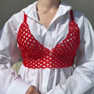 Top corto con corsetto rosso, bralette in pizzo con catena di perline, outfit dark rave, catena per il corpo con perle intrecciate a mano per donna