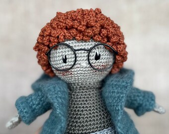 Patron PDF poupée au crochet KARL et son teckel - Allemand