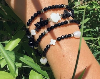 Black onyx shell bracelet•black and white•danity•pearls beaded bracelet•gifts for her