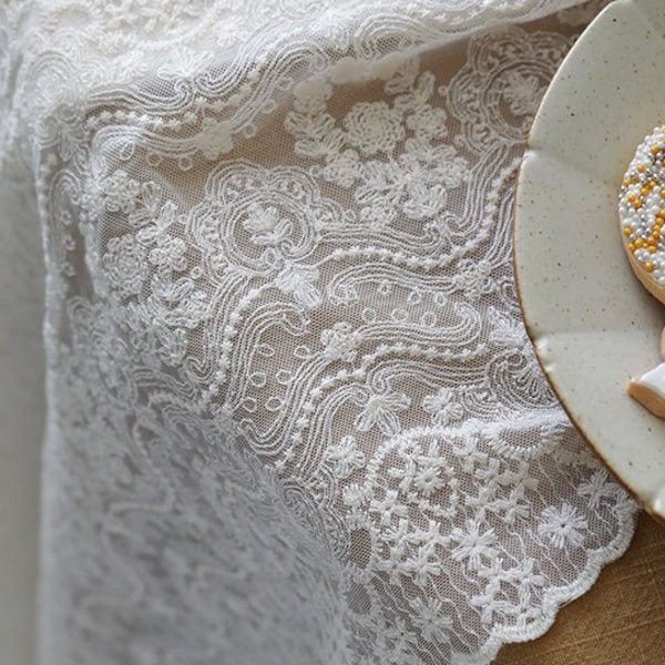 Obrus ze 100% bawełny/Prostokątny obrus z francuskiej koronki z kwiatowym haftem/Biały koronkowy obrus ślubny/Obrus na zamówienie w stylu wiejskim