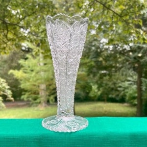 Crystal Bud Vase, Made by Imperial Glass-Ohio, Daisy & button pattern