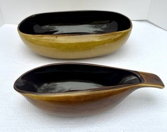 Two MCM Russell Wright American Modern serving pieces, Vegetable bowl and gravy boat, 1950's, Oneida, Brown