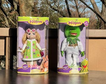 2006 Muppets Kermit and Miss Piggy from the Brass Key Retro collection. New in Box. Never played with.