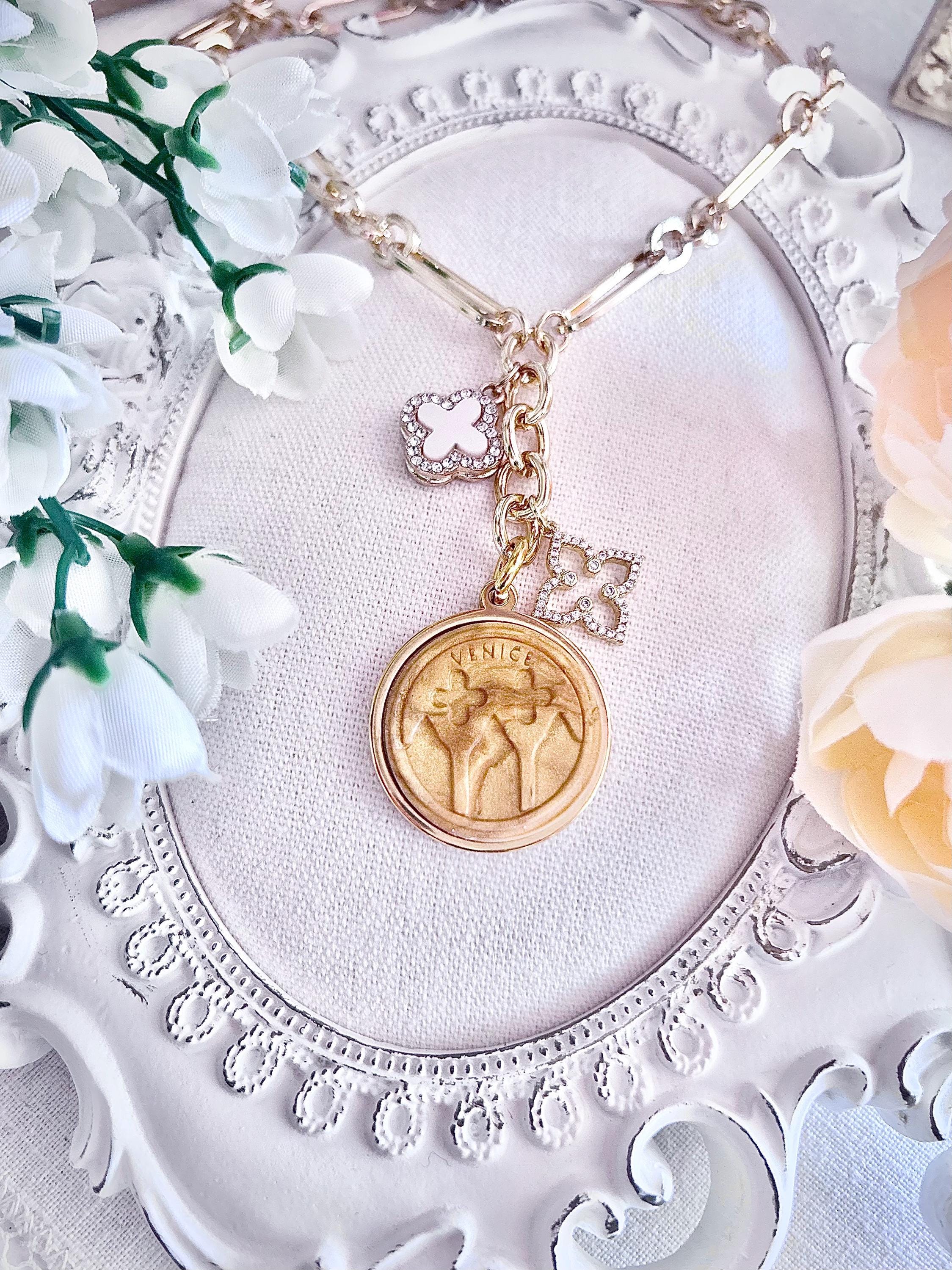 イタリア ヴェネツィア チャームネックレス | ドゥカーレ宮殿ペンダント＆ベネチアンクローバーチャーム | イタリア ヴェネツィア 記念品 旅行土産  - Etsy 日本