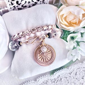 マケドニアのヴェルギナの太陽ビーズペンダントブレスレットスタック、アレクサンダー大王の印章チャーム、ゴールドサバーストギリシャスター古代ギリシャジュエリーギフト