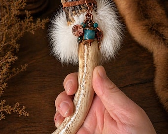 Varita ritual de asta hecha a mano con cristal de cuarzo / Bastón Seiðr / Herramienta de altar ceremonial / Pieza ritual única