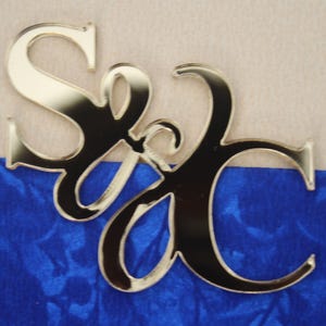 Letras de acrílico douradas personalizadas Letras iniciais de acrílico para iniciais de casal de casamento Iniciais de cartão de casamento de acrílico adesivas