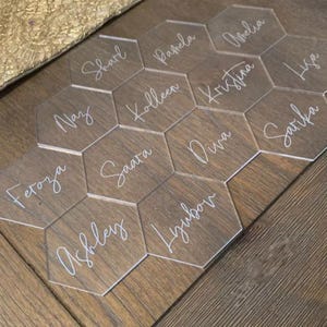 Cartões de lugar de acrílico transparente, etiquetas de favo de mel, cartões de lugar de casamento de luxo, cartões de casamento redondos de acrílico, mesa de casamento, lembranças de casamento, decoração