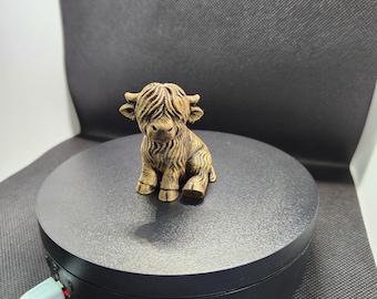 Highland Cow Bronze-Burnished Figurine: Rustic Home Decor