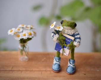 Handmade Knitted Frog , crochet daisy , mini book , 2cm leather frog boots