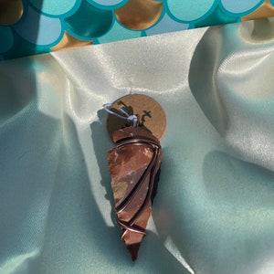 Chert arrowhead pendant