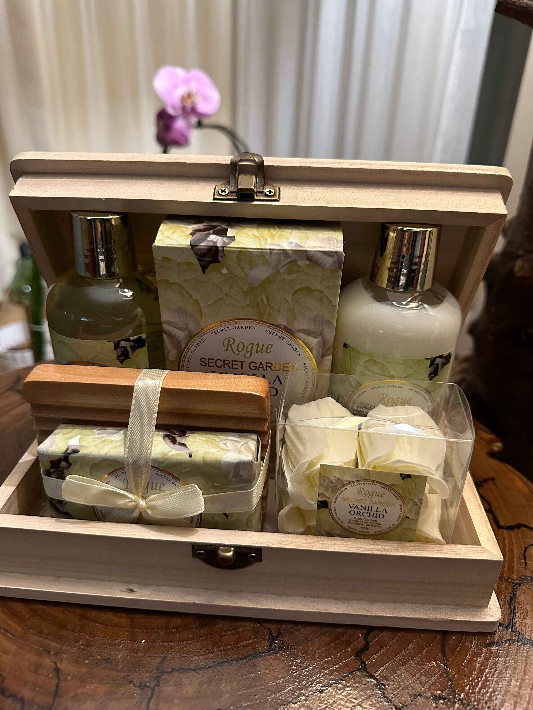 Surprise Mother's Day with Our Bath Set // A Relaxing Mother's Day Gift: Our Bath Set with All-Natured Bath Products // Mother's Day Gift