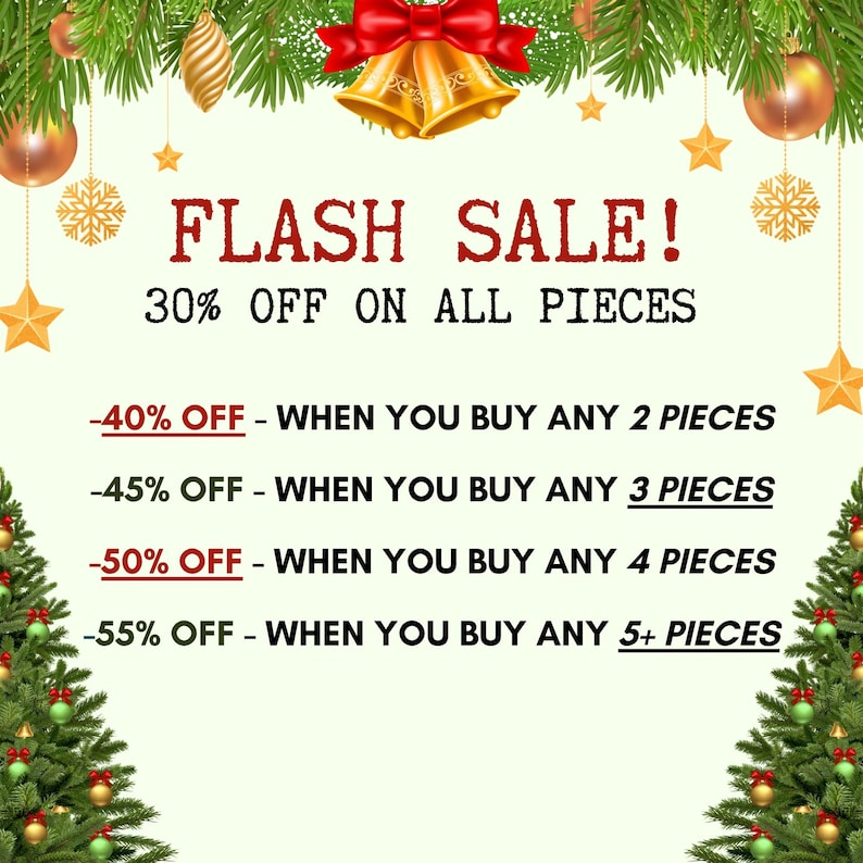Może przedstawiać: Świąteczna grafika z motywem bożonarodzeniowym, ogłaszająca wyprzedaż błyskawiczną. Tekst "FLASH SALE!" jest czerwony, z rabatami przy wielu zakupach. Gałęzie choinki, ozdoby i gwiazdy zdobią g&oacute;rę i boki.