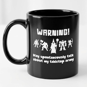 Bordsmugg med rolig armémotiv, Wargamer | Svart 340 ml