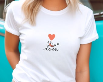 Love Robin Bird T-Shirt: Heart Graphic Tee