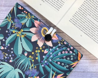 Tropical Flowers - XXL Booksleeve, Hardcover, Paperback, Ipad, Notebook protector, book bag