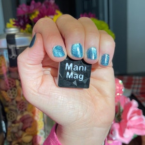 Mani-Mag (set of 5 with magnets) - Your Velvet Nails Go-To Solution for Perfectly Placed Magnets DIY | Velvet Nails Hack