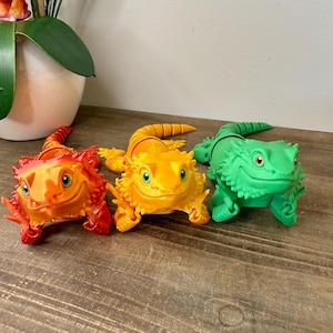 Realistic 3D Printed Articulated Bearded Dragon | Lifelike Movable Legs & Head | Reptile Lover Gift, Desk Pet, Fidget Toy