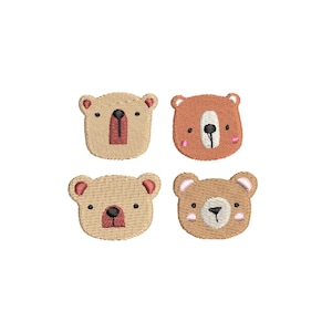 Könnte beinhalten: Vier gestickte Aufnäher mit Bärenkopf-Motiven in verschiedenen Braun- und Beigetönen. Jeder Aufnäher hat einen anderen Ausdruck und Farbschema, mit Details wie rosa Wangen und schwarzen Nasen. Ideal für Näh- oder Bastelprojekte.