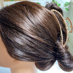 Hair Claw Clip / Covered in Crystals / Rose Gold Metal Clip with Champagne Colored Crystals / Strong Hold For All Hair Types / 4 Inches