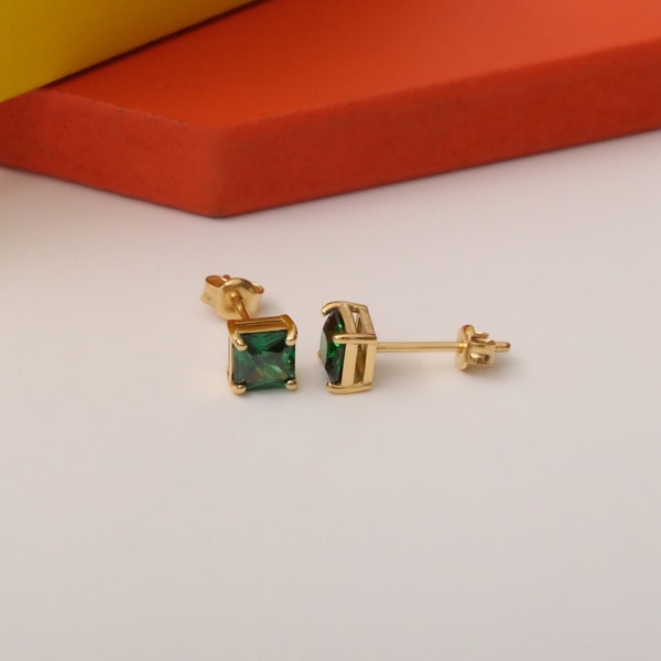 Quadratische Smaragd Ohrstecker 14K solid Gold, Mai Birthstone Ohrringe, perfektes Geschenk für Muttertag - Freundin - Frau