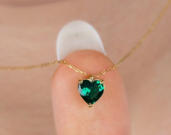 Emerald Heart Necklace 14K Solid Gold, Minimalist May Birthstone Pendant, Perfect Gift for Mother's Day - Girlfriend - Wife