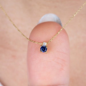 Single Diamond Round Sapphire Necklace 14K Solid Gold, September Birthstone Jewelry, Perfect Gift for Mother&#39;s Day - Girlfriend - Wife