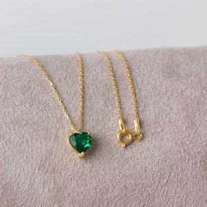 Emerald Heart Necklace 14K Solid Gold, Minimalist May Birthstone Pendant, Perfect Gift for Mother's Day Girlfriend Wife image 4