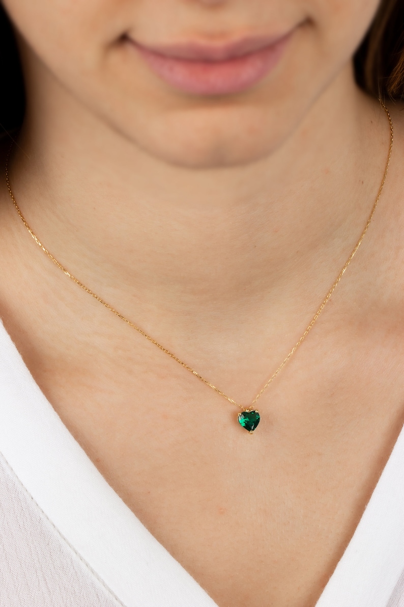 Emerald Heart Necklace 14K Solid Gold, Minimalist May Birthstone Pendant, Perfect Gift for Mother's Day Girlfriend Wife image 5