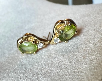 Vintage Peridot 10k Gold Ohrstecker