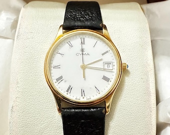 Cyma 14kt (geprüft) Gelbgold Gehäuse Quarzuhr mit einem Sattelleder Schwarz Armband, 33 mm