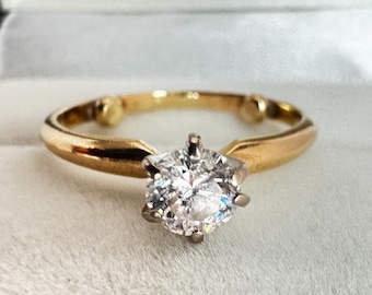 Solitär-Naturdiamant im Tiffanystil in einem 14kt Goldband
