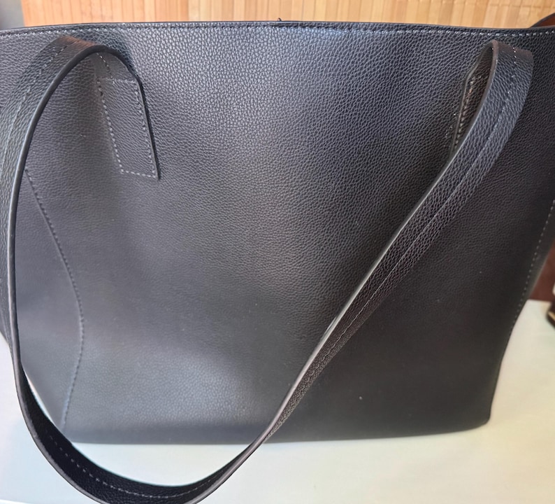 Tommy Bahama Black Tote image 4