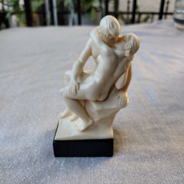 G. Ruggeri Sculpture of "The Kiss" by Rodin, 5", Black Base, Statue, Replica